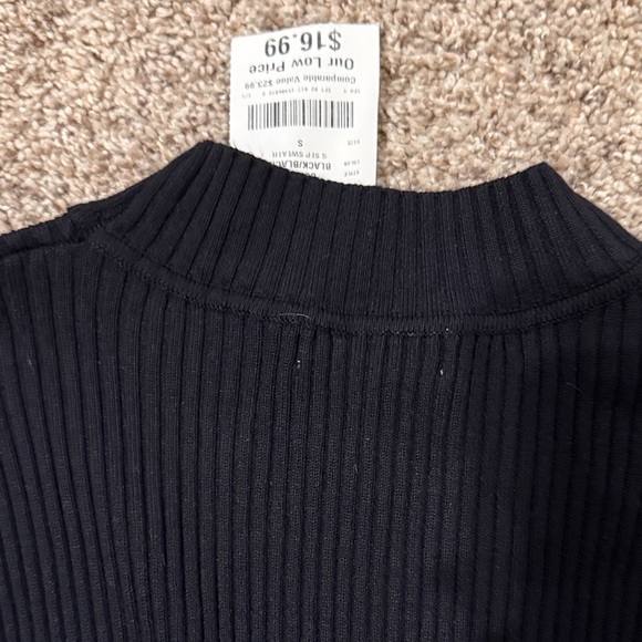 Chic Black Sequin Sleeve Blouse - Picture 6 of 6